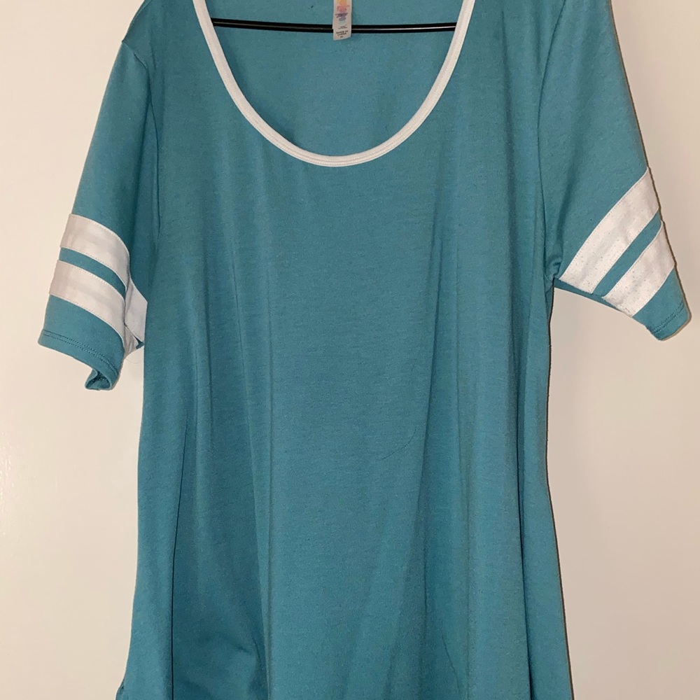 Lula Roe Jersey perfect tee